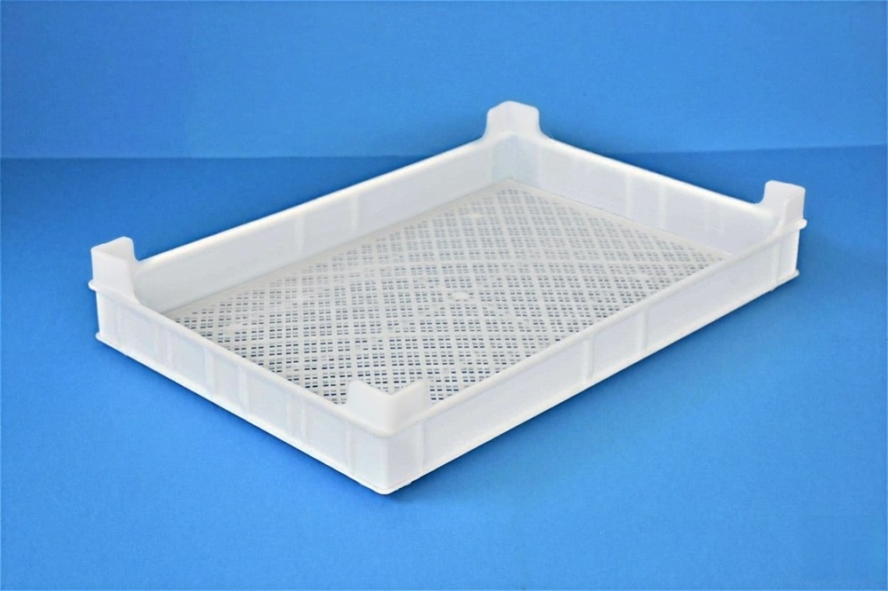 Caixa de plástico fundo gradeado, lados fechados, com cantos altos Ref. 9633