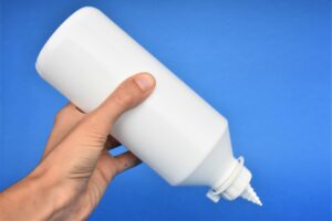 Frasco maleável com tampa de bico